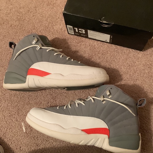 Retro 12 product number 130690 012. Good condition shoes. Gray white n orange. - Picture 3 of 4